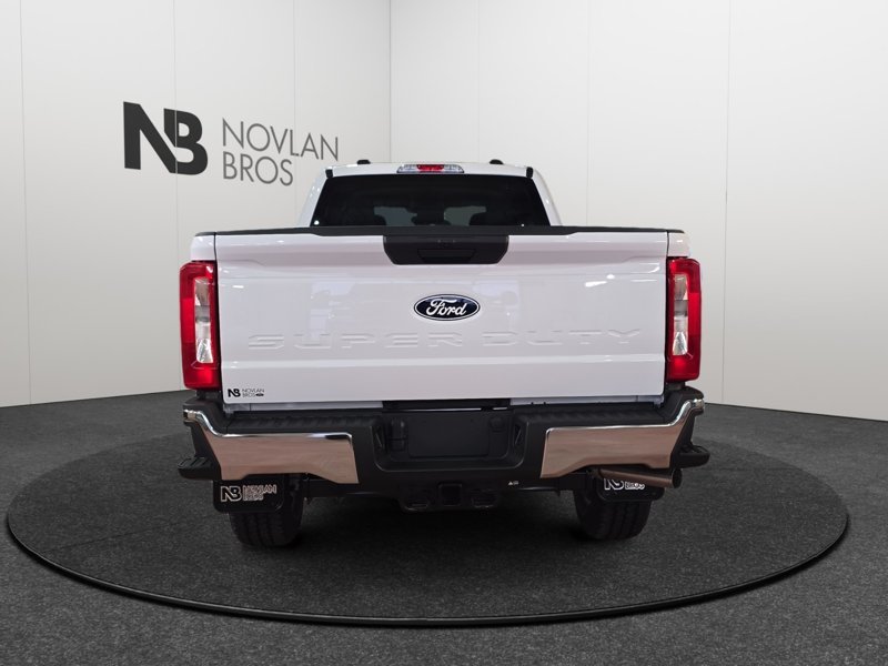 Ford F-350 Super Duty XLT 1FT8W3BN9VEC16516 148318