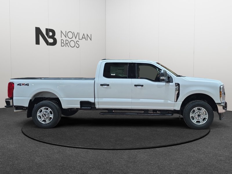 Ford F-350 Super Duty XLT 1FT8W3BN9VEC16516 148320