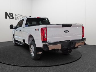 Ford F-350 Super Duty XLT 1FT8W3BN9VEC16516 148317
