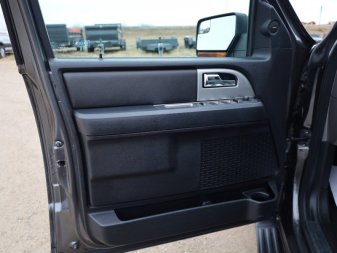 2017 Ford Expedition XLT  - Heated Seats - Navigation - Image 6