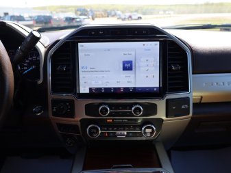 2022 Ford F-350 Super Duty King Ranch  - Heated Seats - Image 11