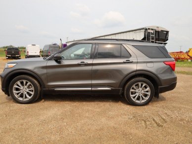 2020 Ford Explorer XLT  - Heated Seats - Navigation - Image 5