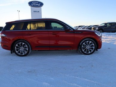 2020 Lincoln Aviator Grand Touring  - Sunroof - Image 2