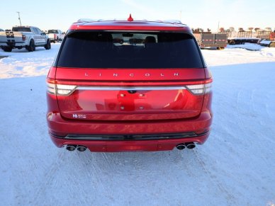 2020 Lincoln Aviator Grand Touring  - Sunroof - Image 4