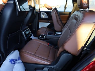 2020 Lincoln Aviator Grand Touring  - Sunroof - Image 9