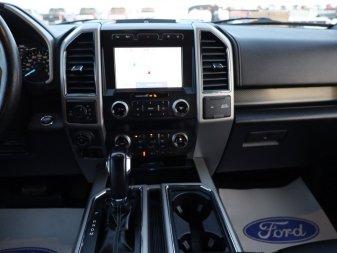 2020 Ford F-150 Lariat  - Heated Seats - Navigation - Image 12