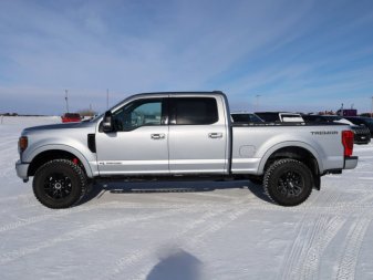 2022 Ford F-350 Super Duty Lariat  - Power Stroke - Image 5