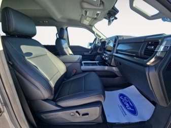 2025 Ford F-350 Super Duty LARIAT  - Premium Audio - Image 14
