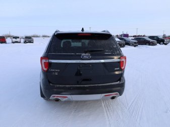 2017 Ford Explorer Limited  - Sunroof - Navigation - Image 4