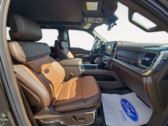 2025 Ford F-350 Super Duty KING RANCH  - Moonroof - Image 14