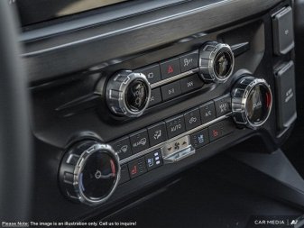 2025 Ford F-350 Super Duty LARIAT  - Moonroof - Image 22