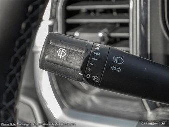 2025 Ford F-350 Super Duty LARIAT  - Moonroof - Image 24