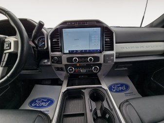 2022 Ford F-350 Super Duty Lariat  - Power Stroke - Image 10