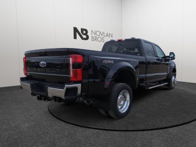 2025 Ford F-450 Super Duty LARIAT  - Premium Audio - Image 4