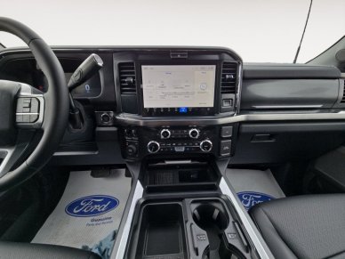 2025 Ford F-450 Super Duty LARIAT  - Premium Audio - Image 10