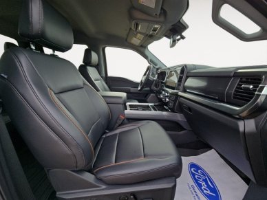 2025 Ford F-450 Super Duty LARIAT  - Premium Audio - Image 14
