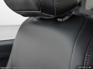 2025 Ford F-350 Super Duty LARIAT  - Moonroof - Image 17