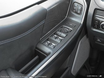 2025 Ford F-350 Super Duty PLATINUM  - Moonroof - Image 15
