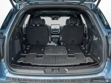2025 Ford Explorer ST - Image 6