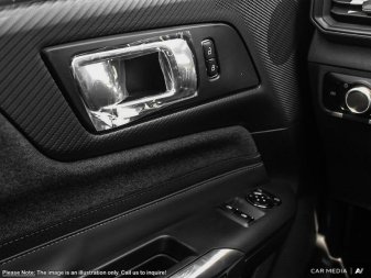 2025 Ford Mustang EcoBoost - Image 15