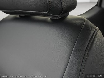 2025 Ford F-350 Super Duty LARIAT  - Moonroof - Image 17