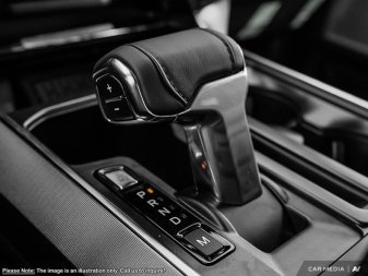 2025 Ford F-150 Platinum - Image 16