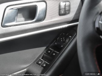 2025 Ford Explorer ST-Line  - Sunroof - Image 15