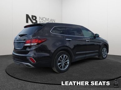 2017 Hyundai Santa Fe XL Luxury with 6 Seats - Image 3