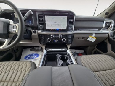 2025 Ford F-350 Super Duty PLATINUM  - Sunroof - Image 10