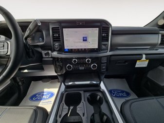 2025 Ford F-350 Super Duty PLATINUM  - Moonroof - Image 10