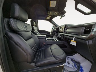 2025 Ford F-350 Super Duty PLATINUM  - Moonroof - Image 13