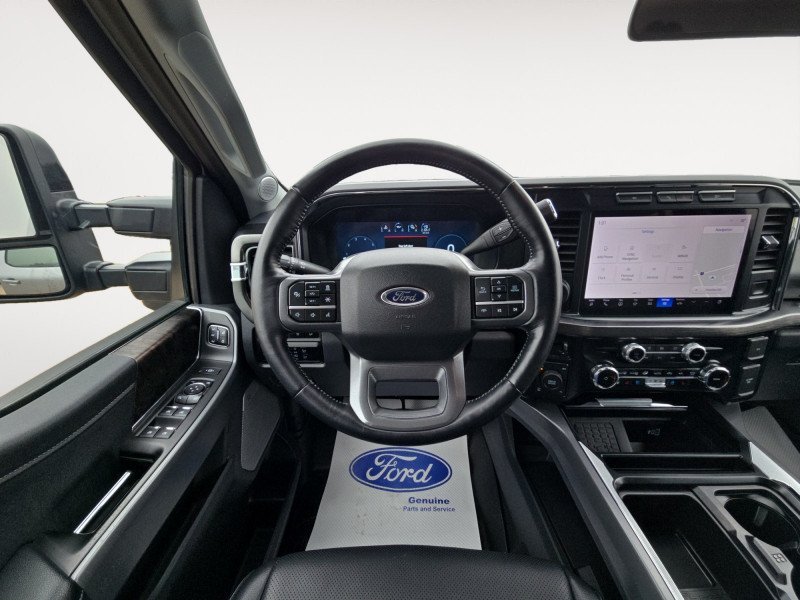 Ford F-350 Super Duty Lariat  - Navigation 1FT8W3BNXREE43106 124822