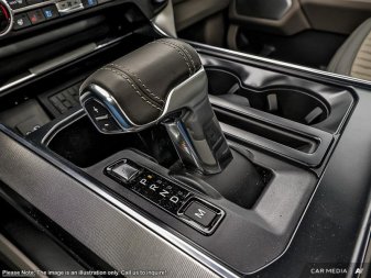 2025 Ford F-150 Platinum - Image 16