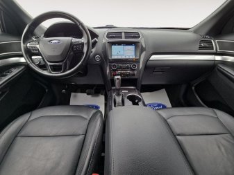 2017 Ford Explorer XLT  - Heated Seats - Navigation - Image 9
