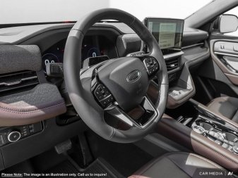2025 Ford Explorer Platinum  - Sunroof -  Cooled Seats - Image 11