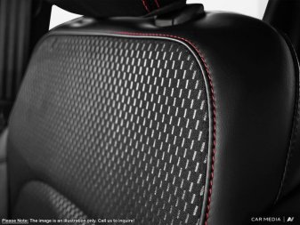 2025 Ford Escape ST-Line  - Sunroof - Image 19