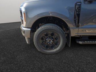 2026 Ford F-350 Super Duty Lariat  - Premium Audio - Image 14