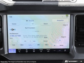 2025 Ford Bronco Outer Banks - Image 16