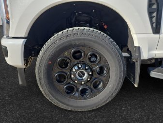 2025 Ford F-350 Super Duty Lariat  - Power Stroke - Image 14