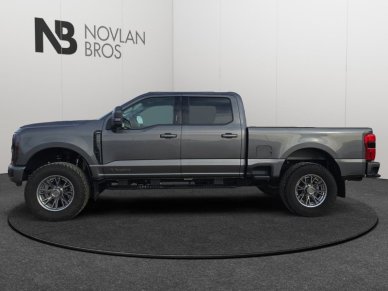 2023 Ford F-350 Super Duty Lariat  - Leather Seats - Image 2