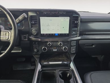2023 Ford F-350 Super Duty Lariat  - Leather Seats - Image 10