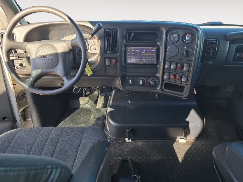 GMC TC5500 BASE  - SOLD AS IS -  DVD Player 1GDE5E39X7F424657 128937