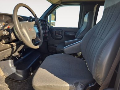 GMC TC5500 BASE  - SOLD AS IS -  DVD Player 1GDE5E39X7F424657 128936