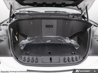 2025 Ford F-150 Lightning Flash - Image 5