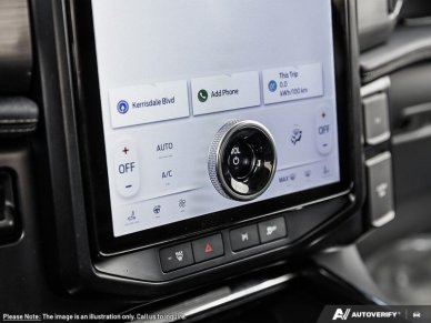2025 Ford F-150 Lightning Flash - Image 23