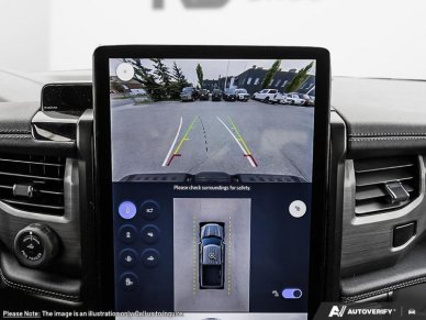 2025 Ford F-150 Lightning Flash - Image 22