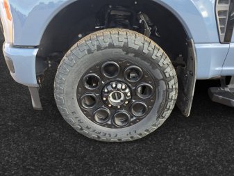2023 Ford F-350 Super Duty Lariat  - Diesel Engine - Image 14