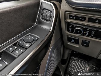 2025 Ford F-150 Platinum - Image 14