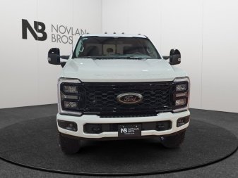 2026 Ford F-350 Super Duty Lariat - Image 6