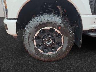 2026 Ford F-350 Super Duty Lariat - Image 15